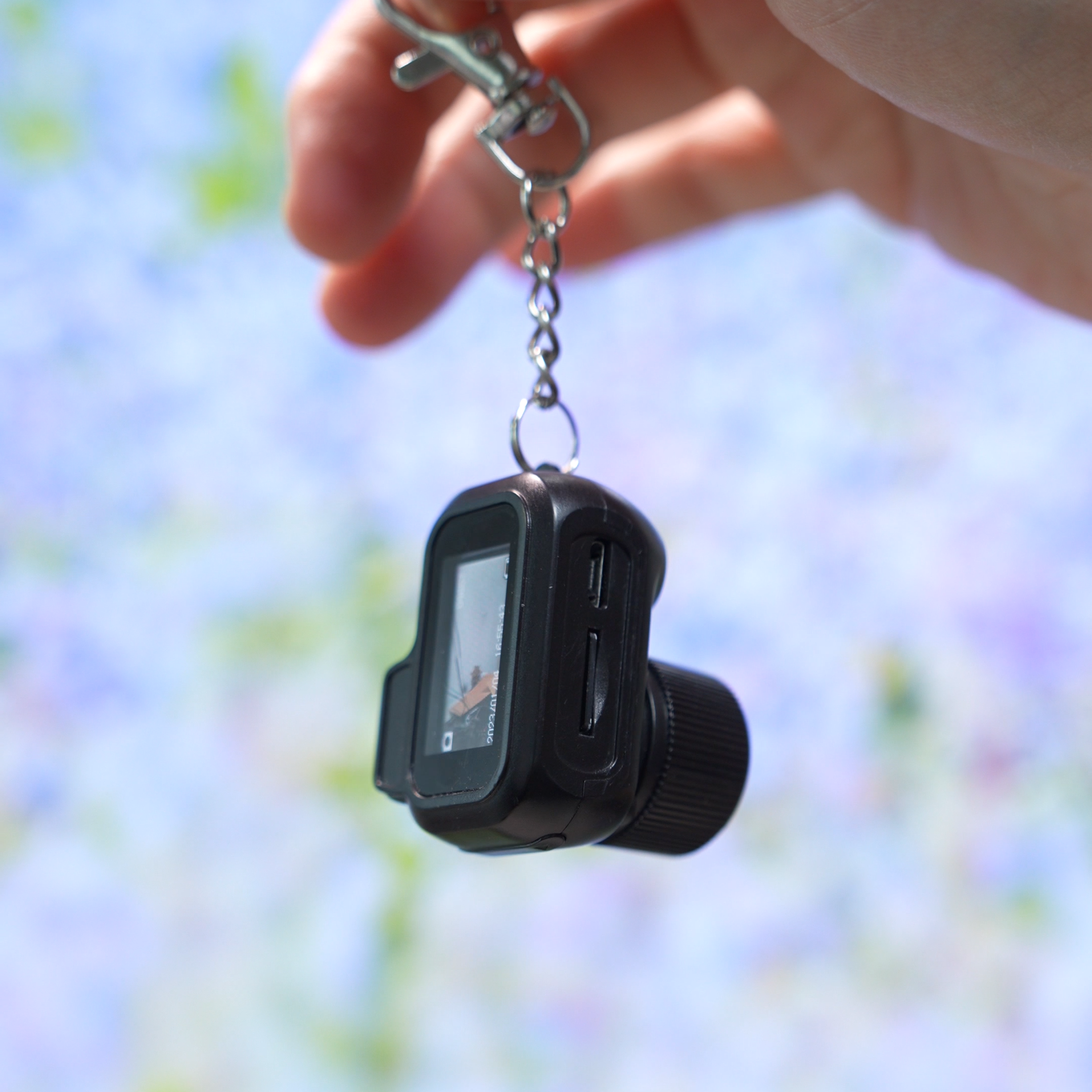 MiniSnaps Mini Camera Keychain - Smallest HD Camcorder for Video Recording & Travel - Cool Gift for Men & Women