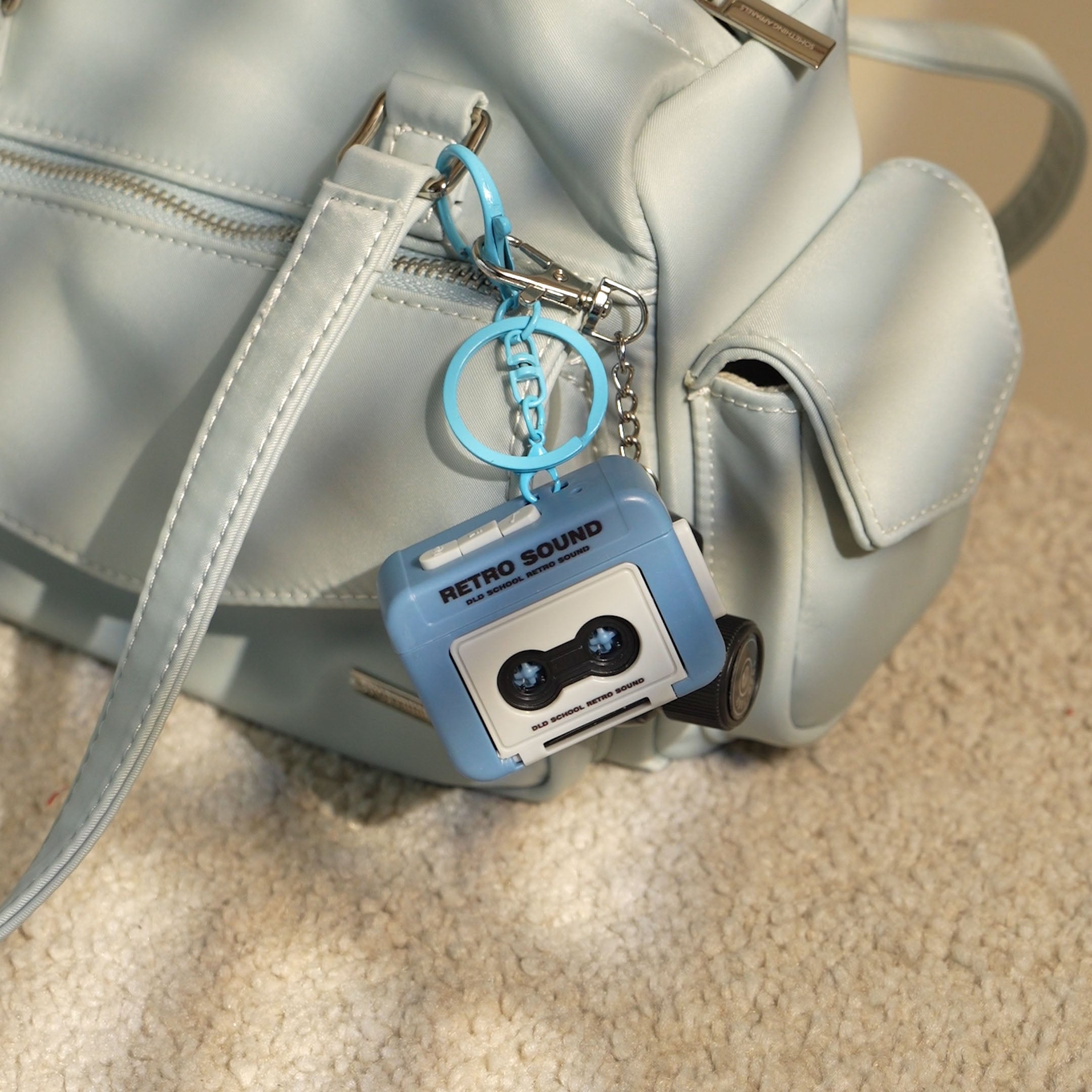 Mini Tape Recorder Keychain - Retro Cassette Player Charm - Fun Gifts for Couples