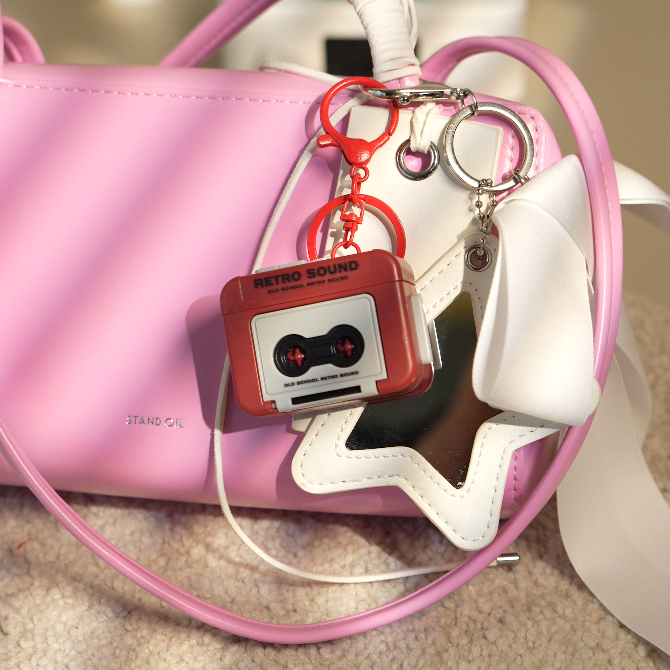 Mini Tape Recorder Keychain - Retro Cassette Player Charm - Fun Gifts for Couples