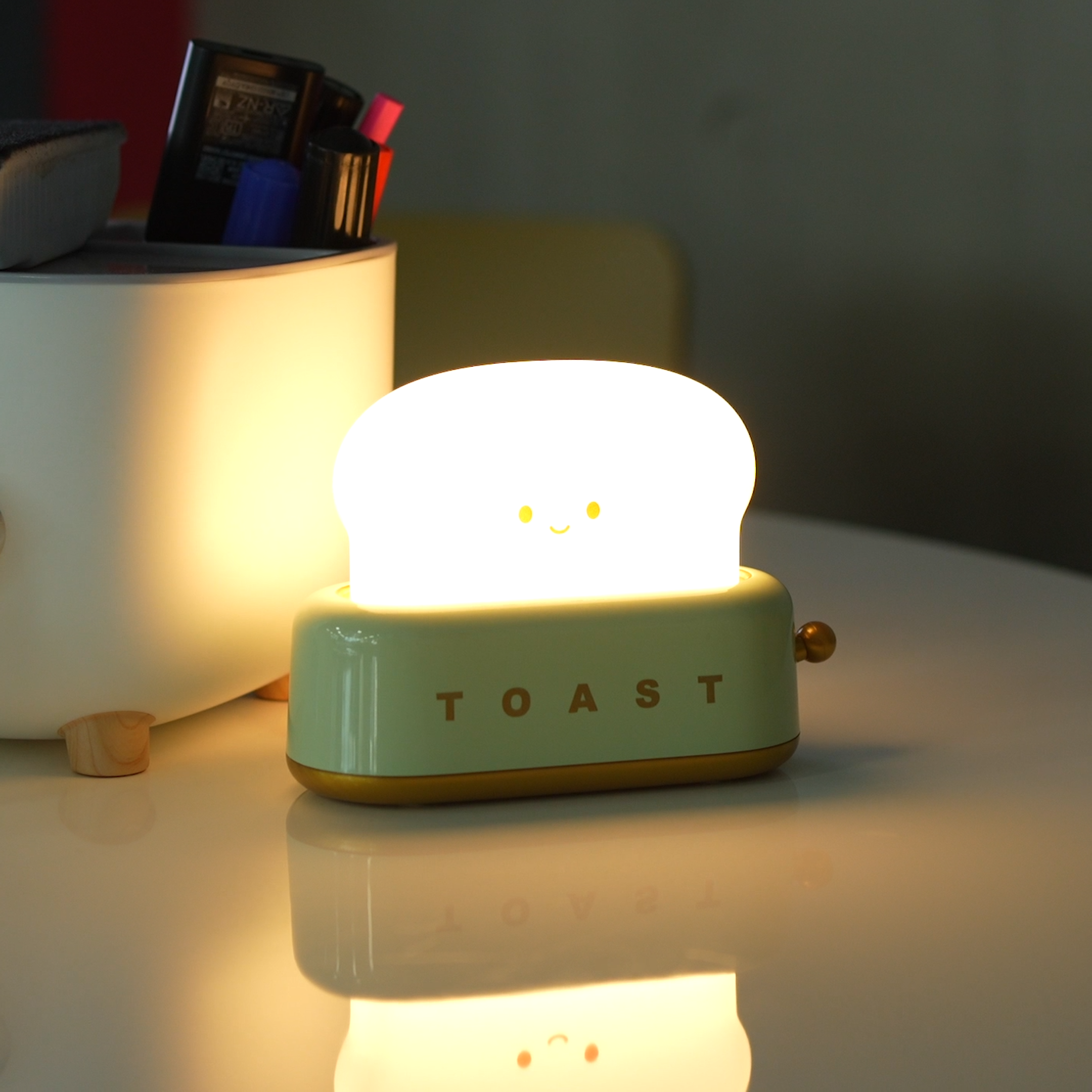 mini-toaster-table-lamp