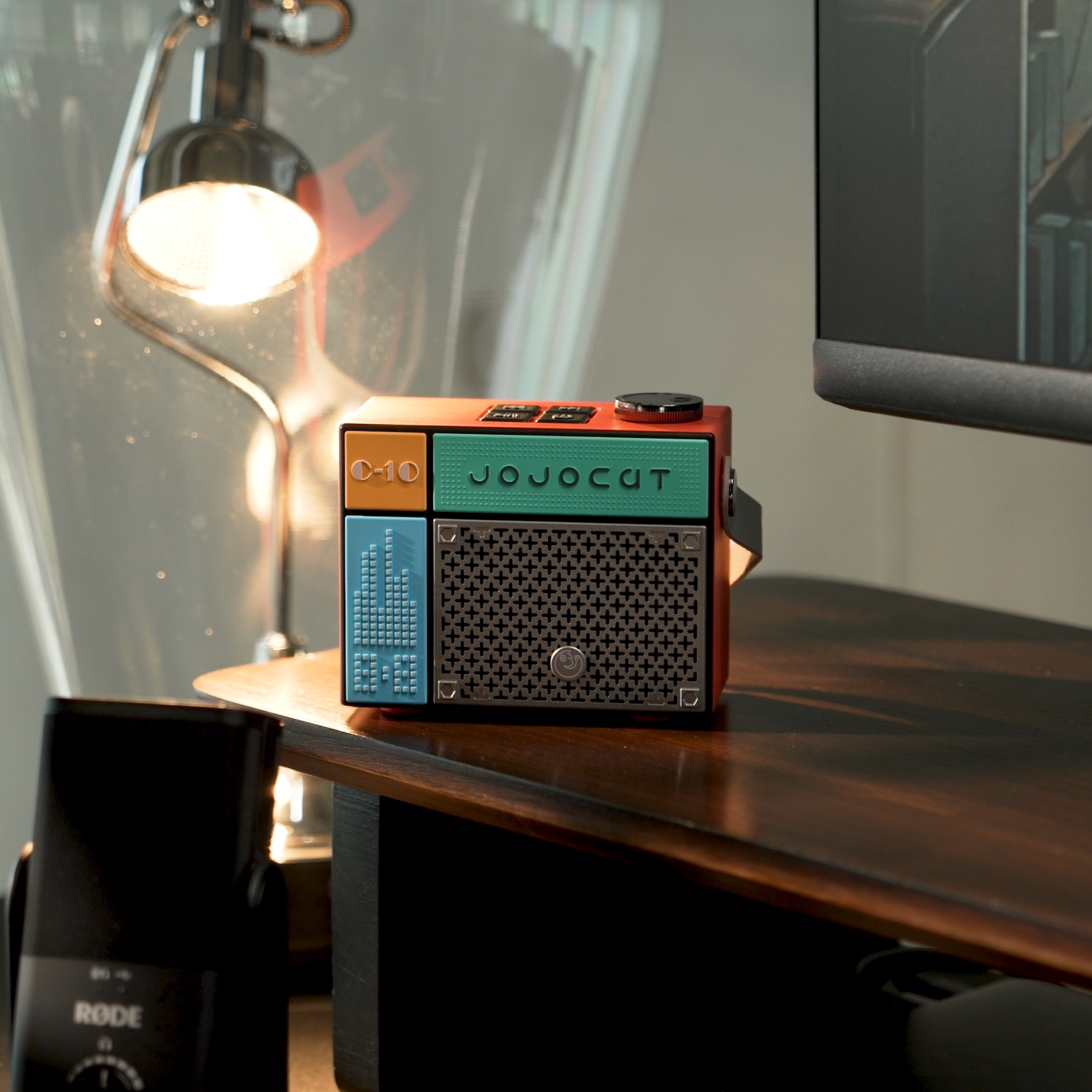 Retro Radio Style Mini Wireless Speaker